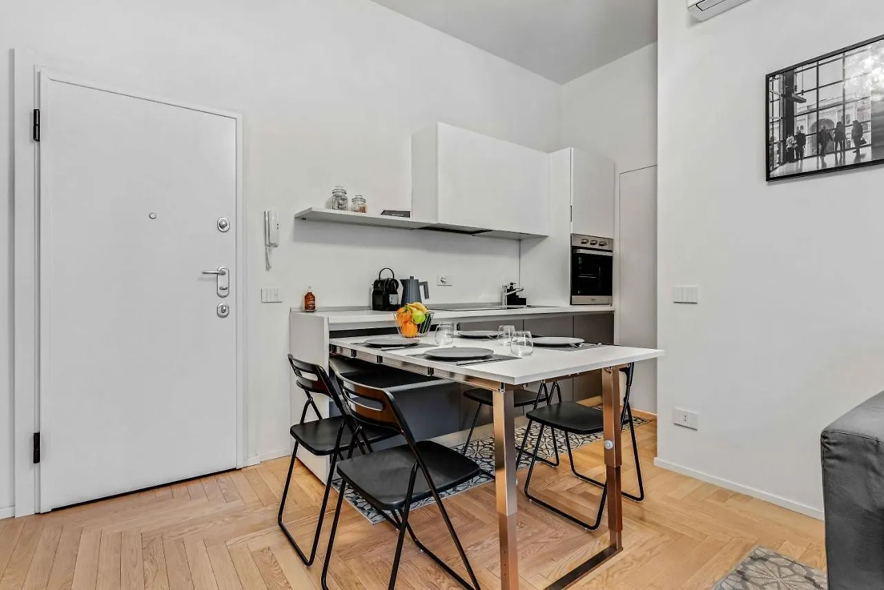 New Milan Central Apartment 0*,