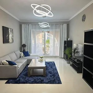  Appartement Huge Entire For Couples ,families & Groups -up To 5 Guests- With Free Pool, Steam & Sauna ,jvc,dubai Émirats arabes unis